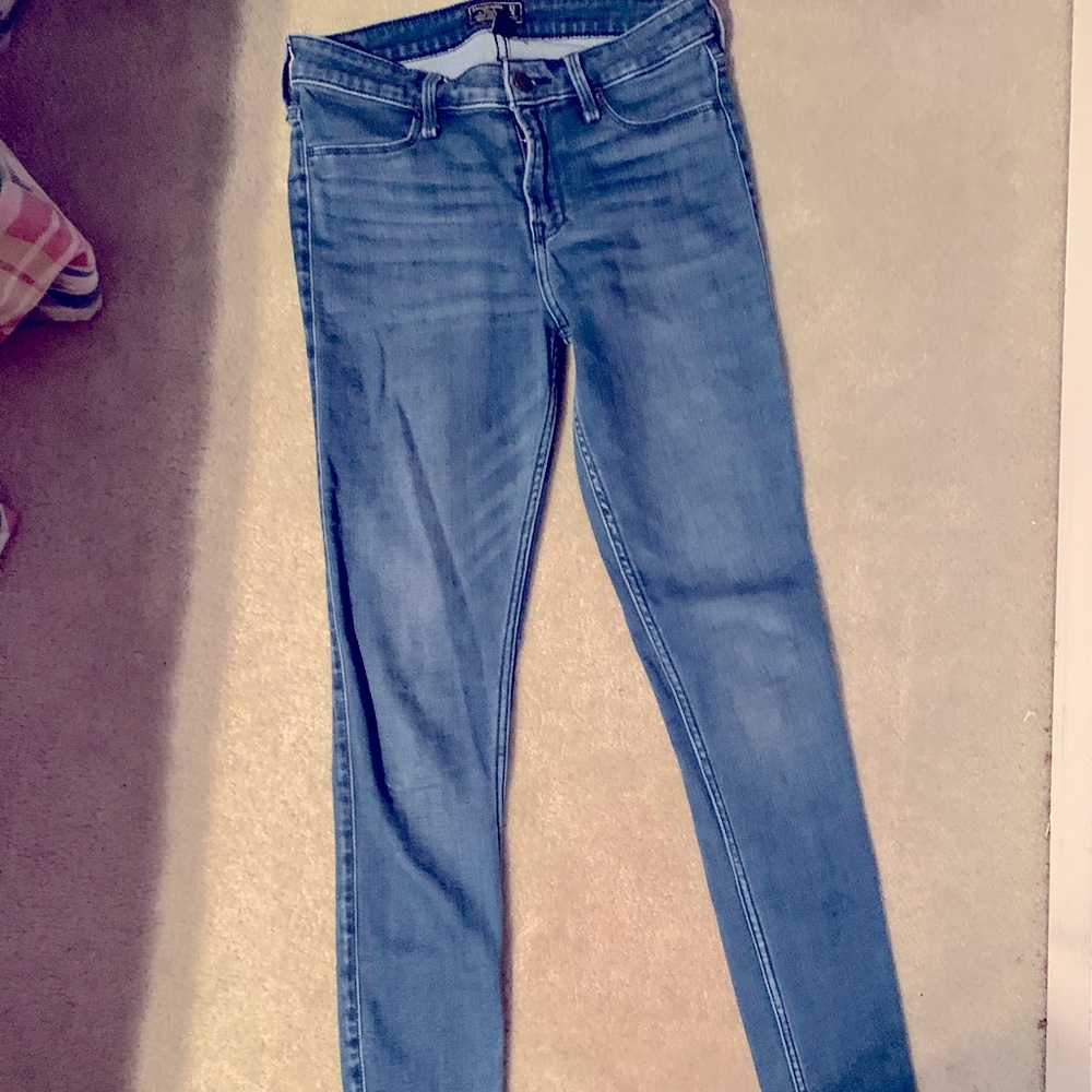 Abercrombie and fitch 27 x32 (4L)